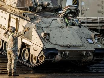 Galleria foto 'Ucraina, dagli Usa 30 carri armati Abrams' - foto 1