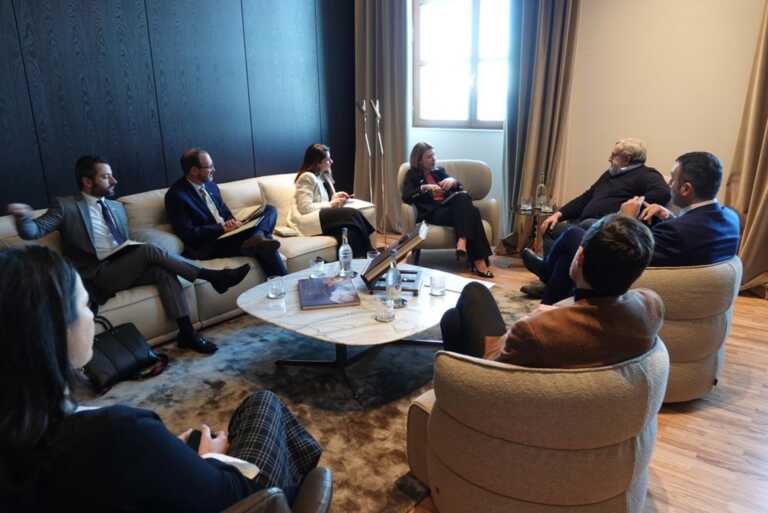 Emiliano incontra la Console generale Usa: «Con la Puglia importanti partnership commerciali» – VIDEO