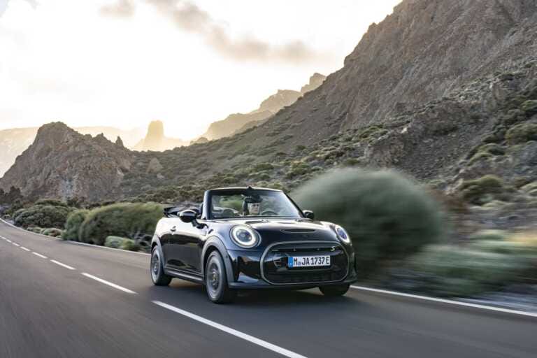 Arriva la prima Mini Cooper SE Cabrio completamente elettrica
