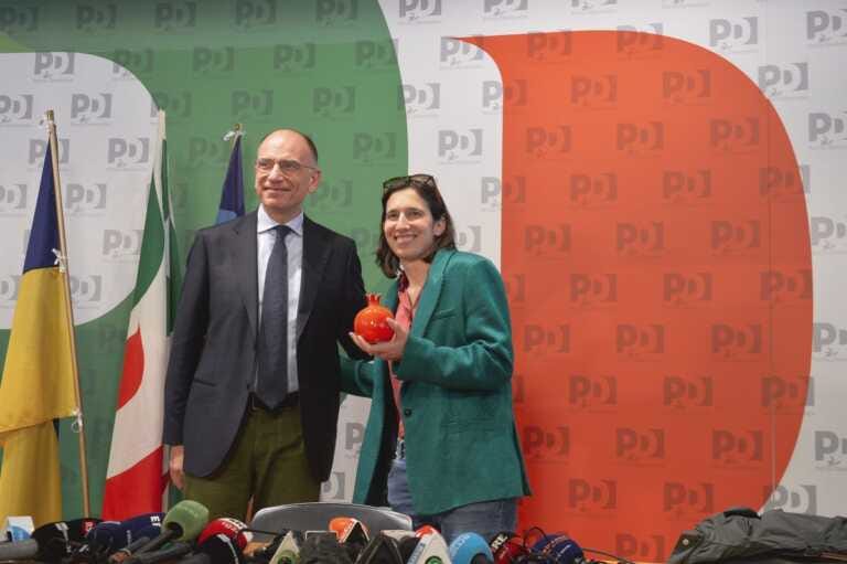 Galleria foto 'Pd, passaggio di consegne Letta-Schlein “Aprire subito il tesseramento”' - foto 1