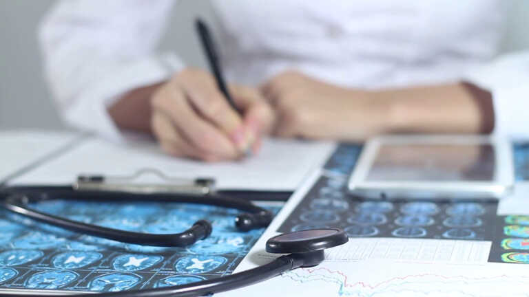 Galleria foto 'Controlli dei Nas negli studi dei medici di famiglia e pediatri' - foto 1