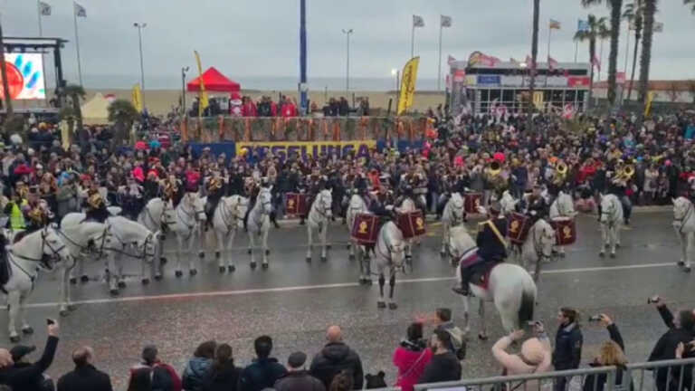 Galleria foto 'La fanfara a cavallo della Polizia al Carnevale di Viareggio' - foto 1