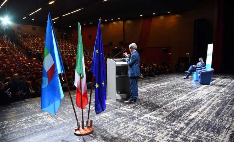 Uil Puglia a congresso, Ronzoni: «Nella regione oltre 50 vertenze aperte. Attendiamo risposte» – VIDEO