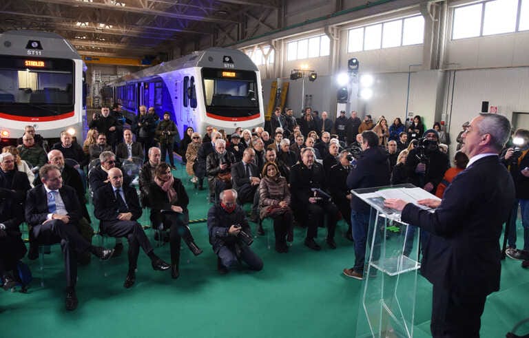 Quattro nuovi treni delle Fal sulla Bari-Altamura-Matera, Salvini: «Sono il presente e il futuro» – FOTO e VIDEO