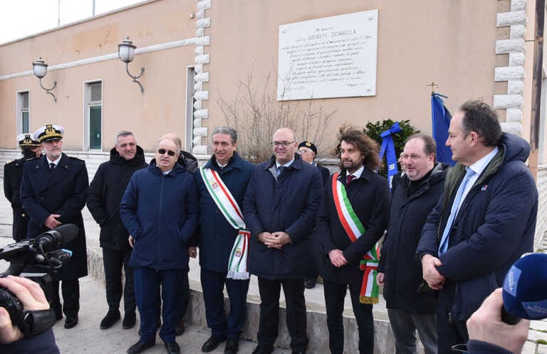 Bari, al porto l’omaggio a Pinuccio Tatarella: «Il suo messaggio è sempre attuale» – VIDEO