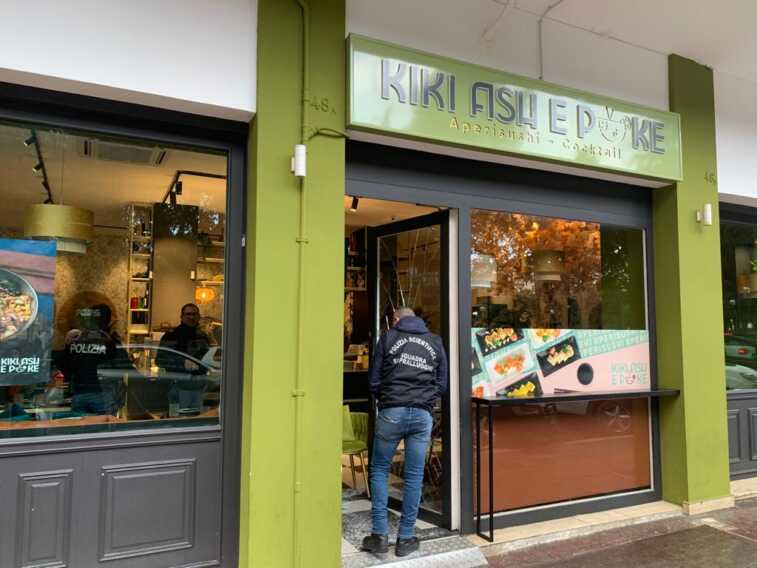 Bari, “spaccata” in piazza Umberto: preso di mira un ristorante di poke – FOTO Bari, “spaccata” in piazza Umberto: preso di mira un ristorante di poke – FOTO