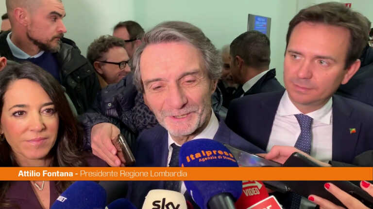 Galleria foto 'Lombardia, Fontana “Dobbiamo convincere gli ultimi due-tre indecisi”' - foto 1