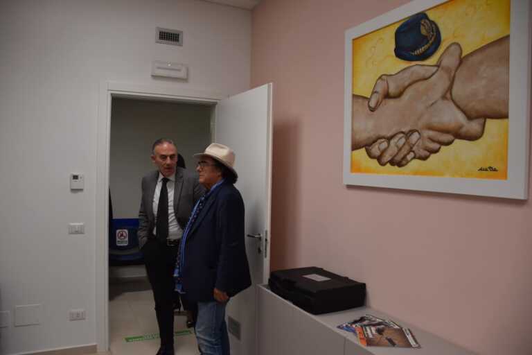 Galleria foto 'Al Bano ad Andria per uno spettacolo di beneficenza. In Questura visita la stanza dedicata a Graziella Mansi' - foto 1