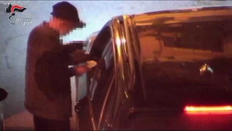 Scacco allo spaccio nella Bat: 10 arresti. La droga nascosta tra le mura del castello di Barletta – VIDEO