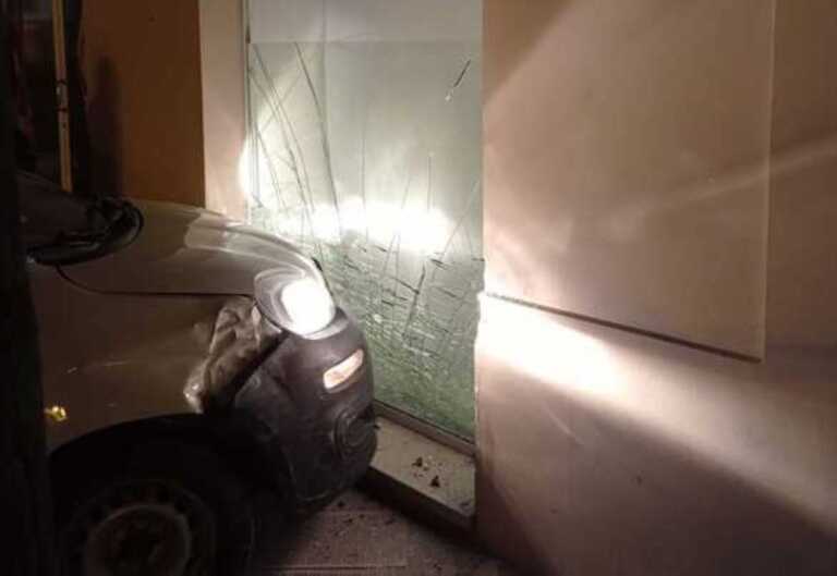 Tentano la “spaccata” in una gioielleria a Brindisi: messi in fuga dai vigilanti