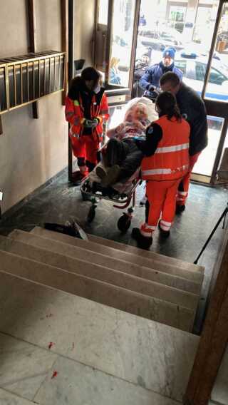 Violenta rapina ad anziana in pieno centro a Bari, un arresto