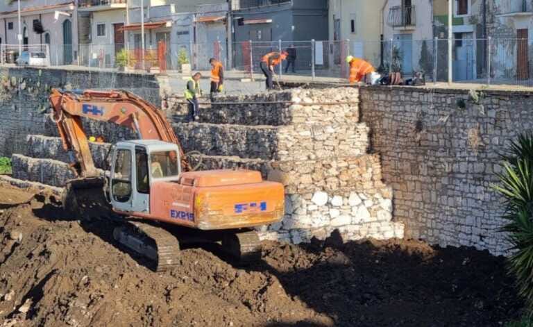 Galleria foto 'Bitonto, via Solferino ancora off limits, il Comune: “Presto la riapertura”' - foto 1