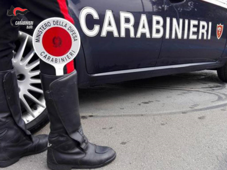 Appicca un incendio in un’area di servizio tra Grumo e Toritto: 40enne colto sul fatto e arrestato