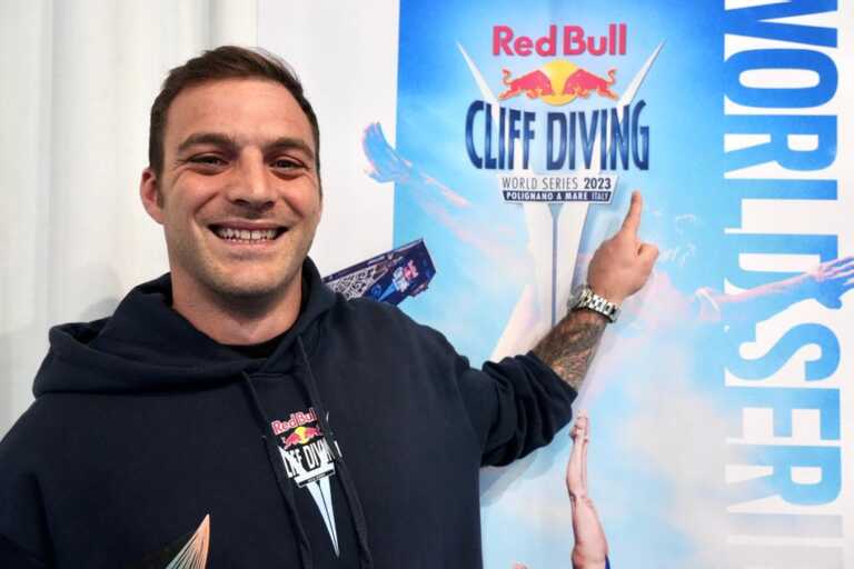 Il Red Bull Cliff Diving per la decima volta a Polignano: a luglio torna lo spettacolo dei tuffi da grandi altezze – FOTO e VIDEO