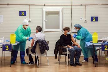 Covid, Ema: “Verso campagne vaccinali una volta l’anno a inizio inverno”