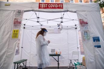 Galleria foto 'Covid oggi Lazio, 838 contagi: 488 i casi a Roma' - foto 1