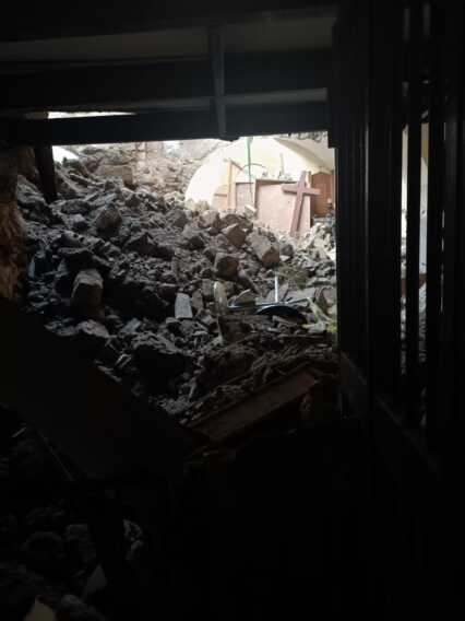 Galleria foto 'Cerignola, crolla l’ex Palazzo di città: era chiuso da tempo. Nessun ferito – FOTO' - foto 1