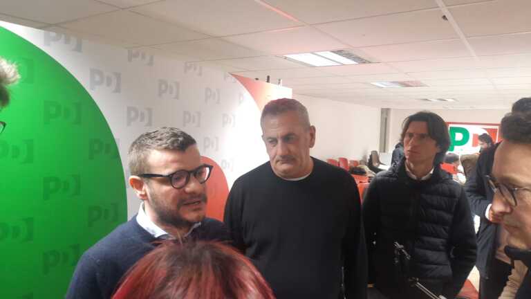 Pd, in Puglia vince Bonaccini. Al voto oltre 82mila persone. De Santis: «Risultato che premia il partito» – VIDEO
