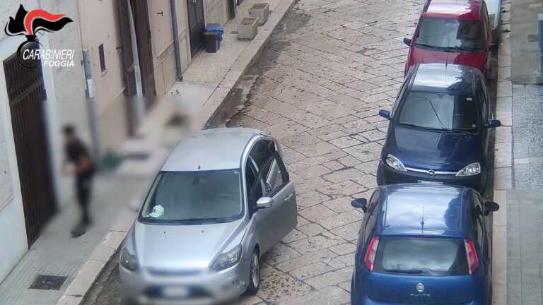 Incastrati dalle videocamere dei carabinieri: 5 pusher in manette a Cerignola