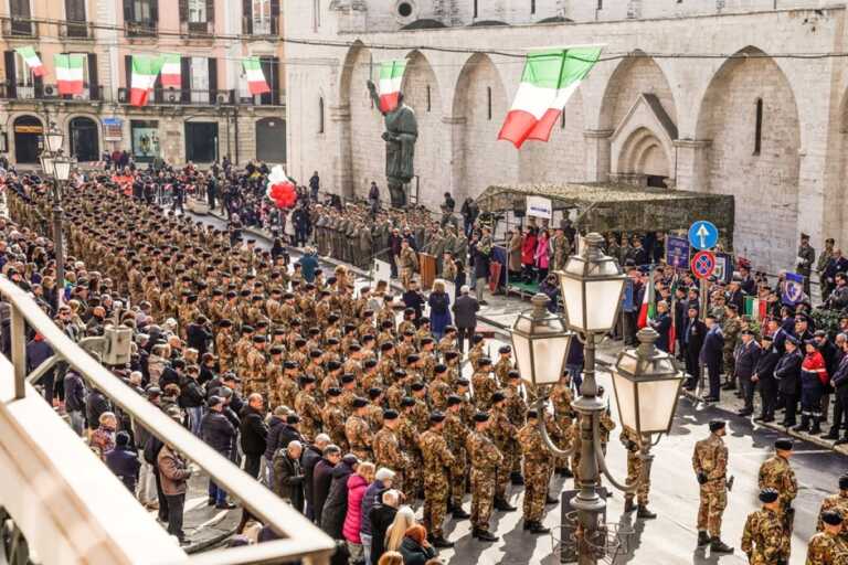 Torna in Italia, dalla Bulgaria, l’82esimo Reggimento “Torino”: la cerimonia di rientro a Barletta – VIDEO