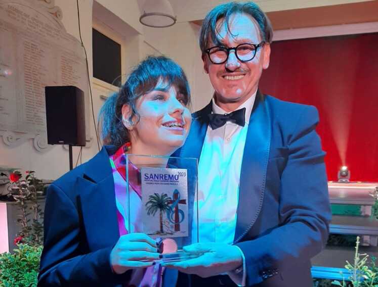 Federica va oltre ogni barriera: un premio a Sanremo con il testo ispirato a Don Tonino Bello