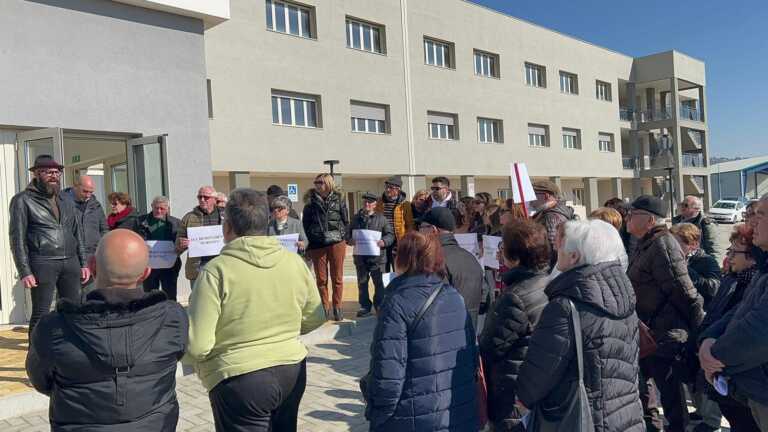 Sit-in per il Centro Geriatrico di Matera: «Vogliamo risposte precise dalla Regione Basilicata»