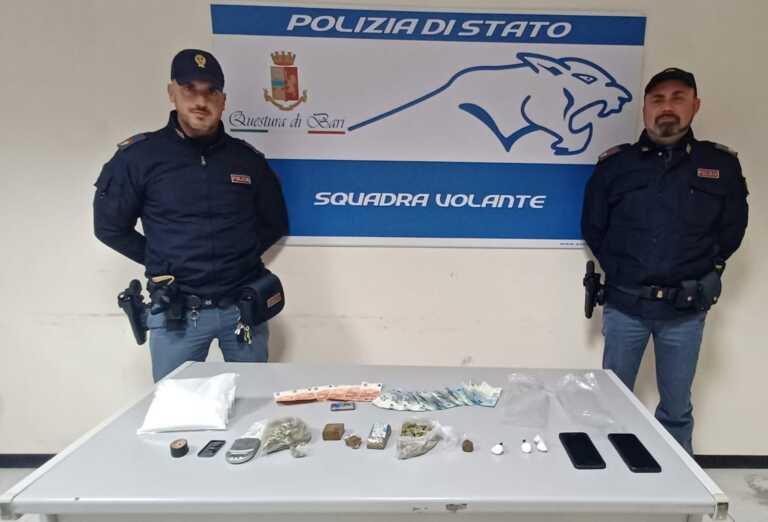 Galleria foto 'Bari, fugge all’alt della polizia e si libera della droga gettandola dal finestrino: arrestato un 36enne' - foto 1