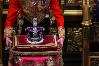 Gb, per Camilla corona ‘riciclata’ senza il diamante Koh-i-Noor