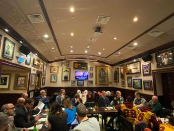 Galleria foto 'Hard Rock Cafe di Firenze, Roma e Venezia festeggiano la notte del Super Bowl' - foto 1