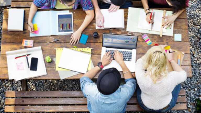 Sostegno a Pmi e startup pugliesi: ecco i nuovi Pia. Delli Noci: «Ruolo fondamentale per la ricerca»