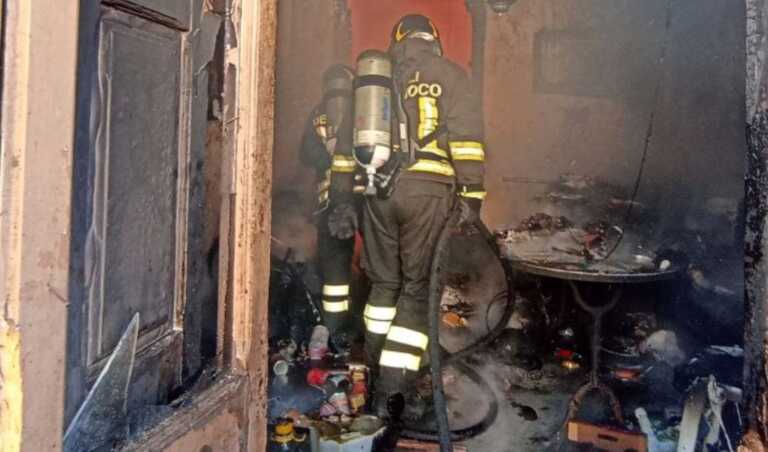 Squinzano, fiamme in un appartamento di via Cavour: il proprietario non era in casa – VIDEO