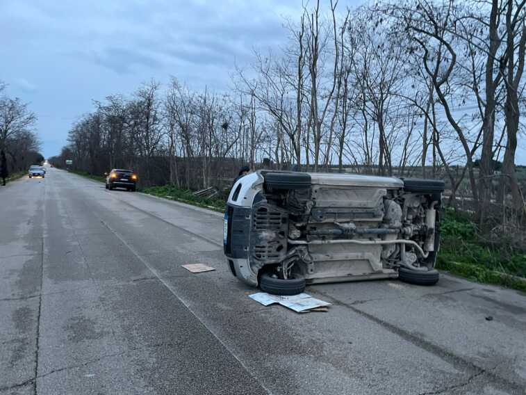 Galleria foto 'Incidente su via Trani a Barletta: 4 feriti, tra loro un 15enne e un anziano – FOTO' - foto 1