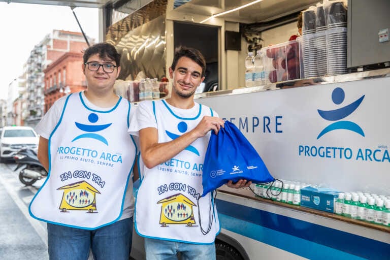 Bari, oltre 8mila pasti in sei mesi per i senza fissa dimora con la “Cucina mobile”