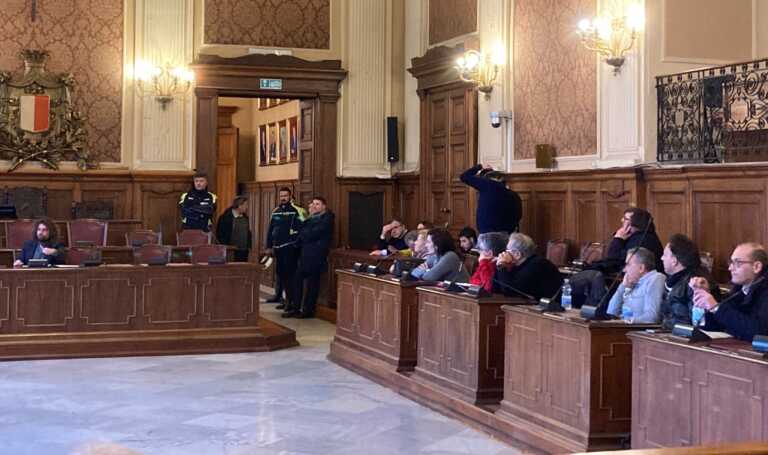 Galleria foto 'Cassa Prestanza: un flop la riunione tra Comune di Bari, sindacati e contribuenti' - foto 1