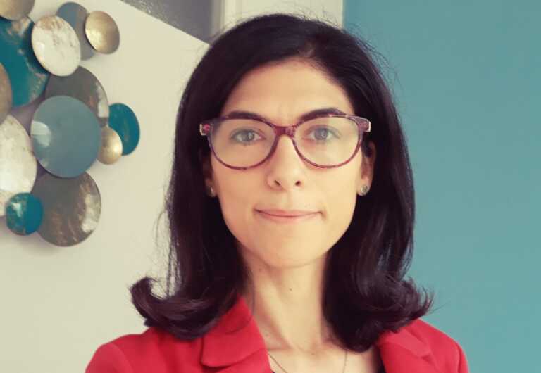 «La prendo a schiaffi. Gode solo quando fa querele»: minacce e insulti sessisti alla sindaca di Collepasso