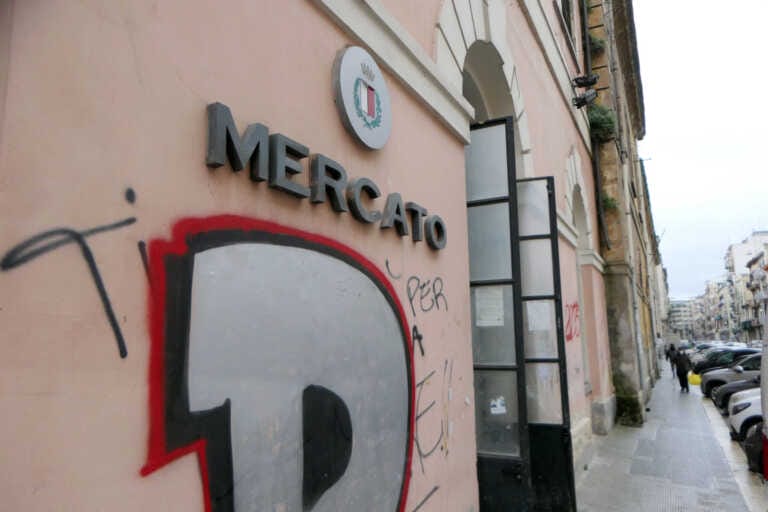 Bari, mercati fatiscenti e insicuri. L’agonia degli ambulanti: «Il Comune ora ci ascolti»