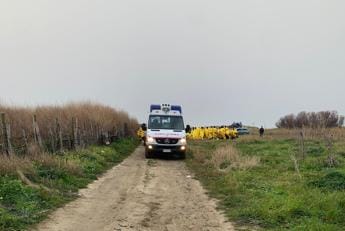 Galleria foto 'Naufragio migranti, Mangione: “All’alba sulla spiaggia corpi e sopravvissuti sotto choc”' - foto 1