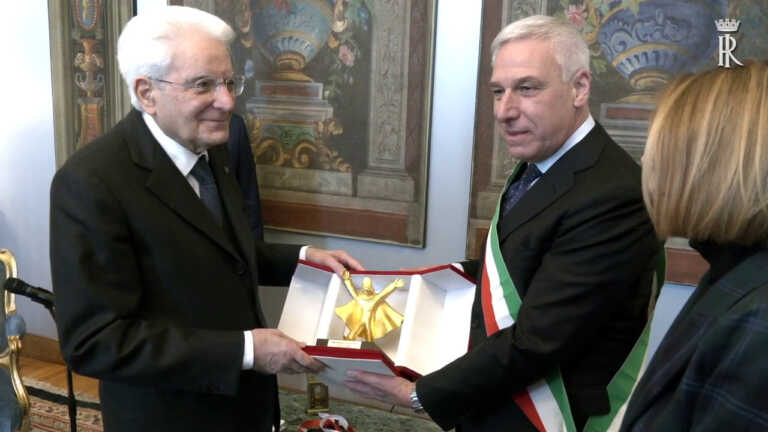 Galleria foto 'Mattarella incontra il sindaco di Viareggio' - foto 1