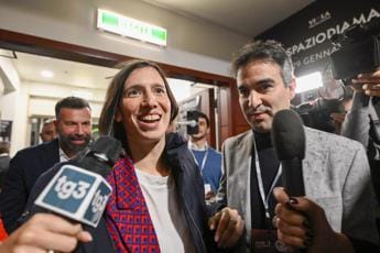 Galleria foto 'Primarie Pd 2023, Schlein segretaria: “Mandato chiaro per cambiare”' - foto 1