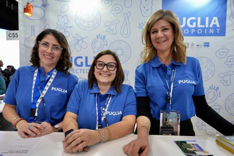 Santanché visita lo Stand Puglia alla Bit: «Avete imprenditori lungimiranti e una regione meravigliosa» – FOTO e VIDEO