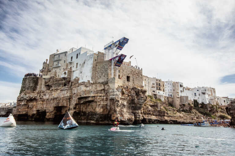 Red Bull annuncia le date della Cliff Diving World Series: a Polignano la tappa italiana Red Bull annuncia le date della Cliff Diving World Series: a Polignano la tappa italiana