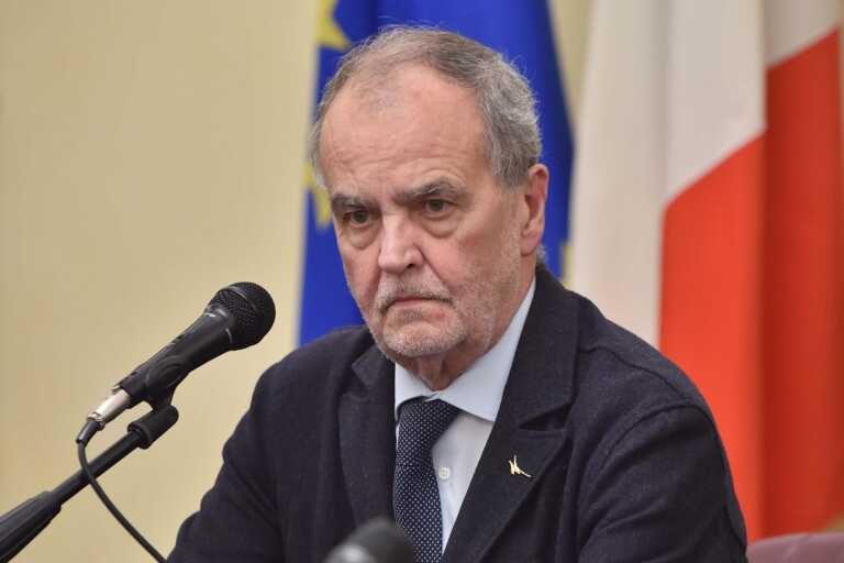 Calderoli fa da becchino allo Stato nazionale