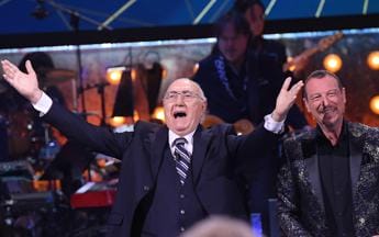 Sanremo 2023, Baudo: “Bel Festival, spero di resistere davanti a tv fino alla fine”