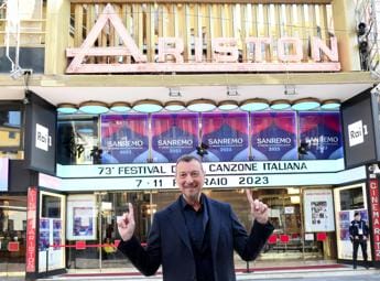 Galleria foto 'Sanremo 2023, lettera Zelensky e niente video: cos’è successo' - foto 1