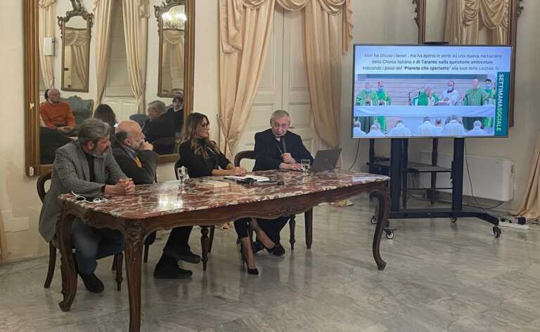 Dal cibo solidale alla transizione: faccia a faccia a Taranto tra il vescovo Santoro e Petrini di Slow food
