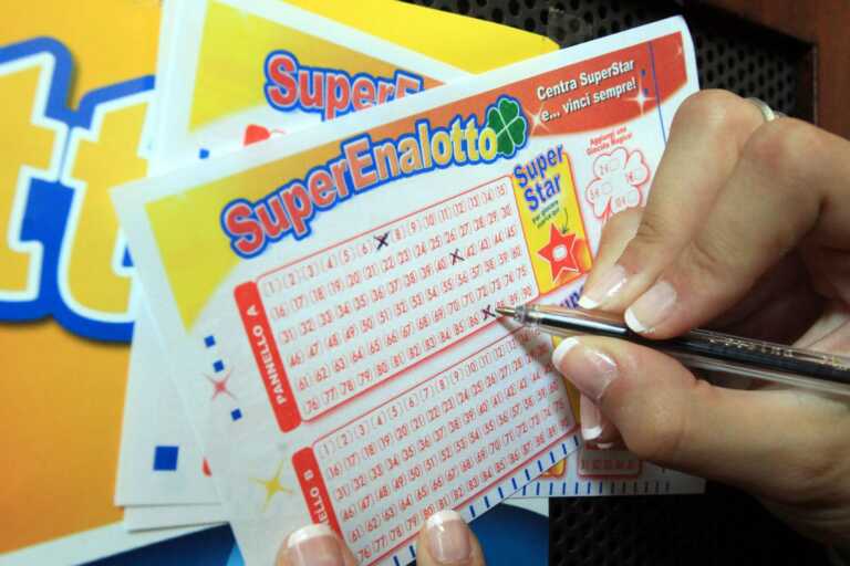 Bari baciata dalla fortuna: vinti 107mila euro con un “5” al Superenalotto