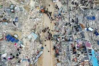Terremoto Turchia e Siria, cresce il bilancio dei morti: oltre 4.300