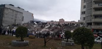 Galleria foto 'Terremoto Turchia, esplosione in gasdotto nel sud del Paese: sospesi flussi' - foto 1
