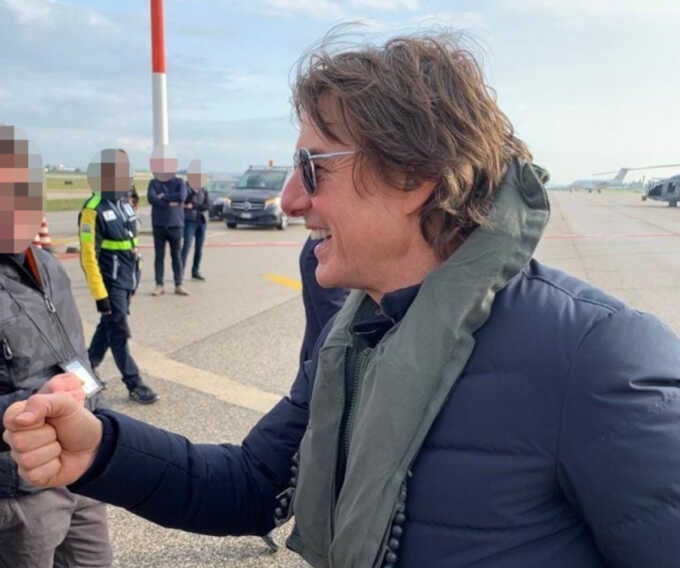 Galleria foto 'Tom Cruise mania a Bari: l’attore avvistato in aeroporto. Top secret il luogo delle riprese' - foto 1