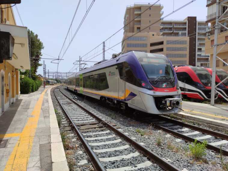 Un solo abbonamento per bus e treni, Maurodinoia: «Ulteriore incentivo all’uso dei mezzi pubblici»